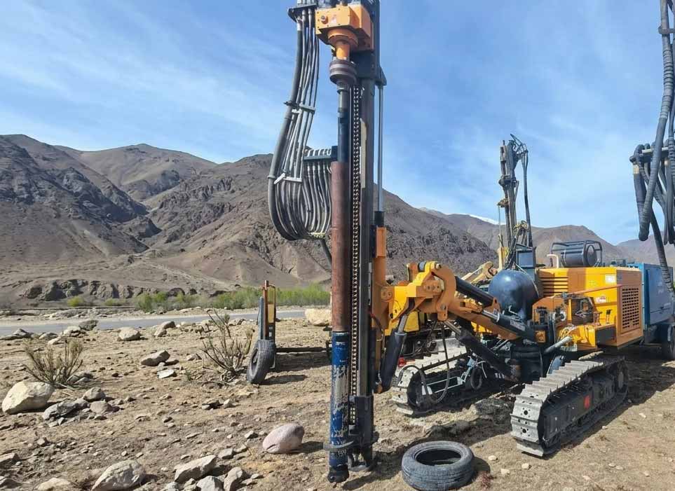1780035810160203.jpg drilling-methods-overview-showing-DTH-percussion-drilling-rig-operating-on-hard-rock-site.jpg