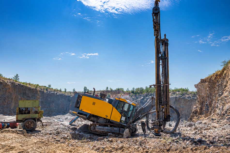 1780911697317226.jpg MSD-DTH-drill-bit-in-use-at-mining-blast-hole-drilling-site.jpg