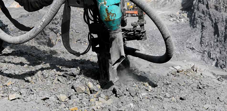 1781141450540938.jpg DTH-hammer-collaring-a-hole-in-rock-with-drill-rig-during-startup-procedure.jpg